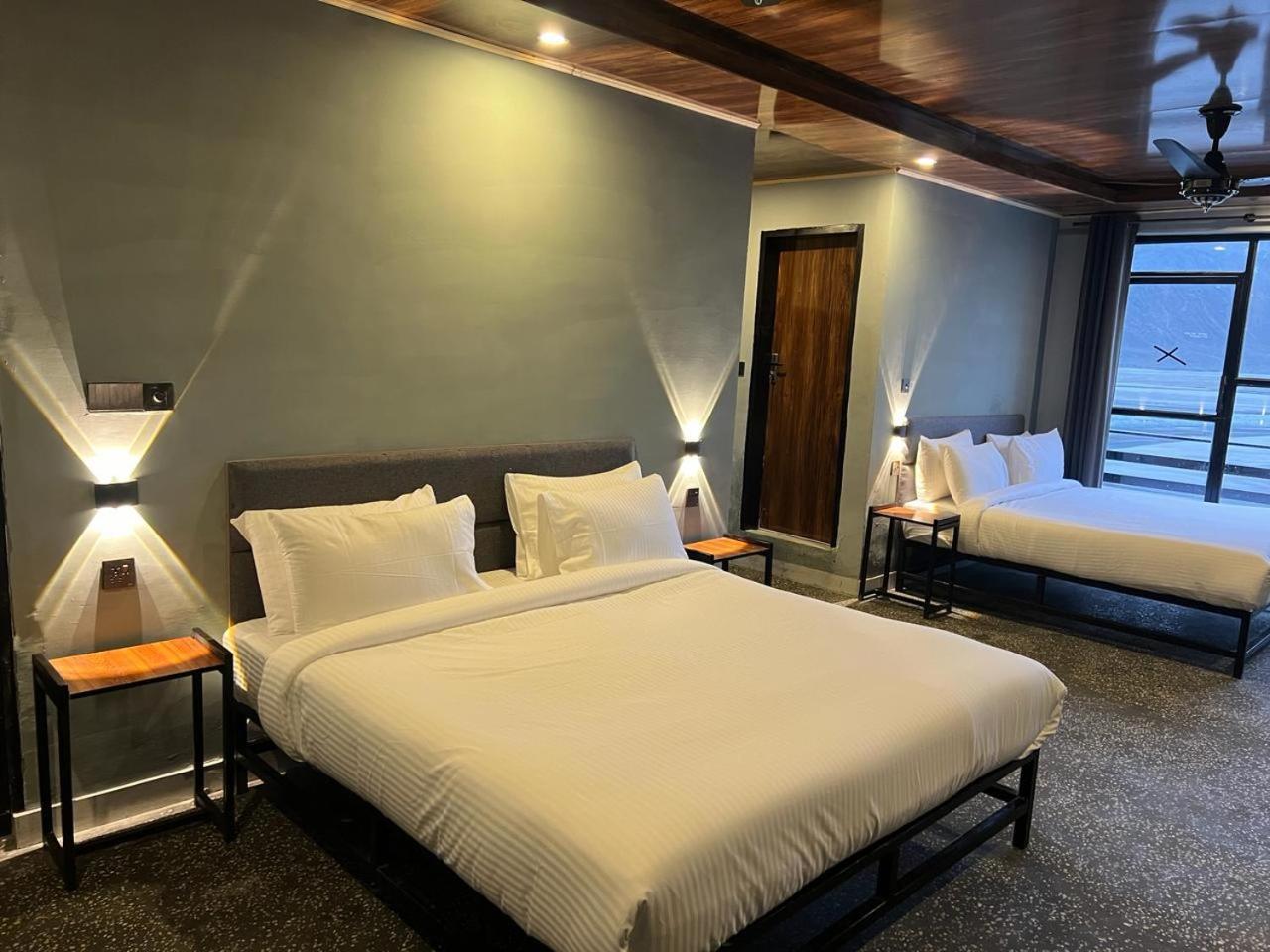 Eat And Read Hotel Skardu Rum bild