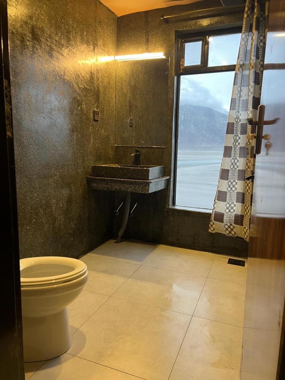 Eat And Read Hotel Skardu Rum bild
